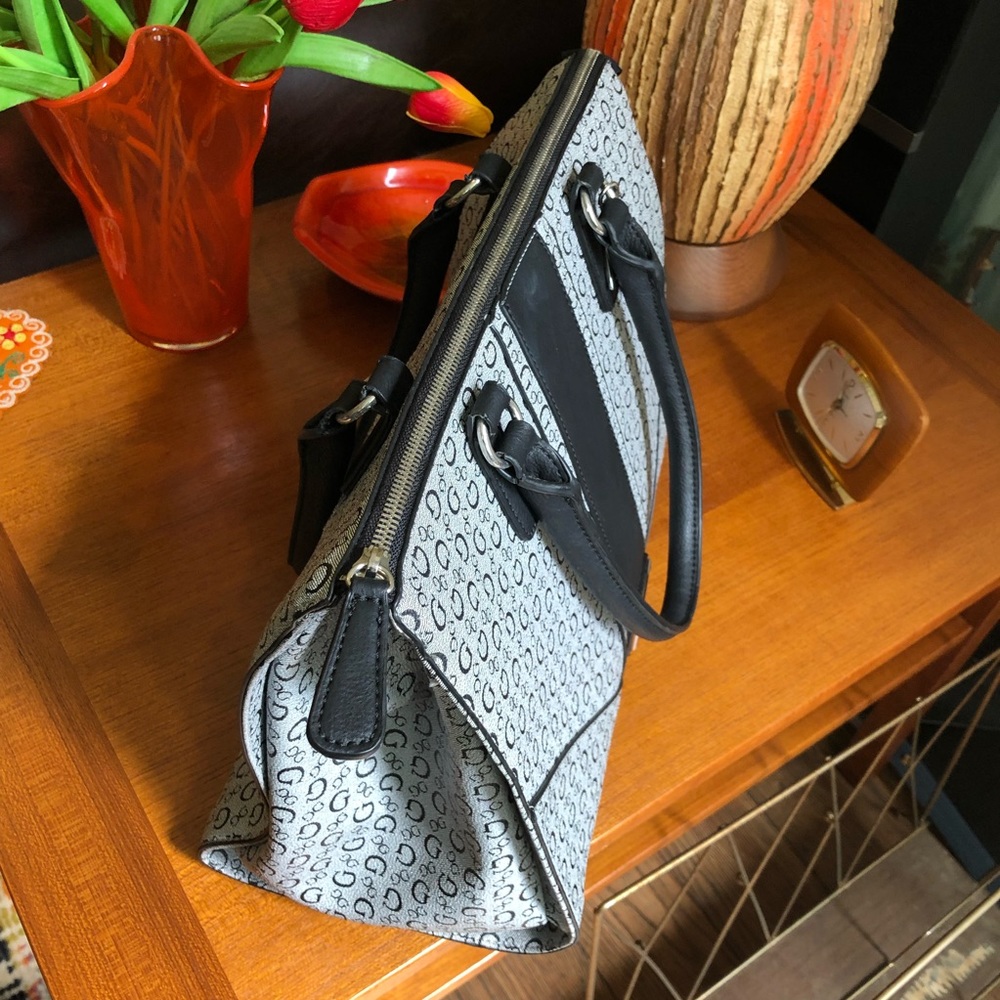 Guess Purse/Tote Bag - Picture 5 of 14